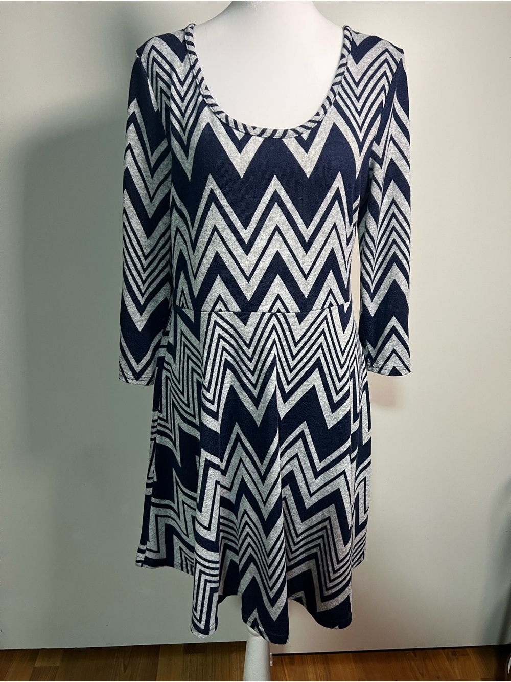 Derek Heart Black & White Chevron Scoop Neck Tunic